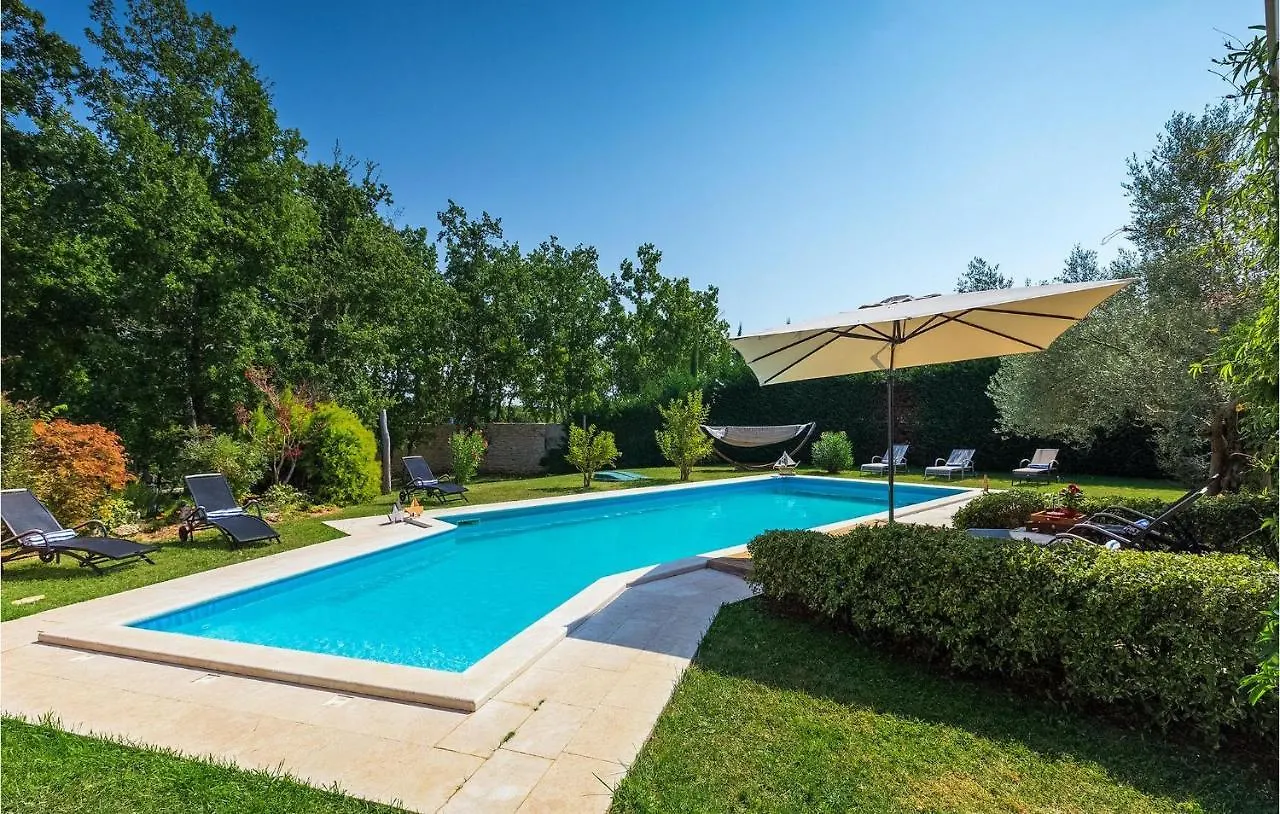 Villa Chantilly Porec 0*,