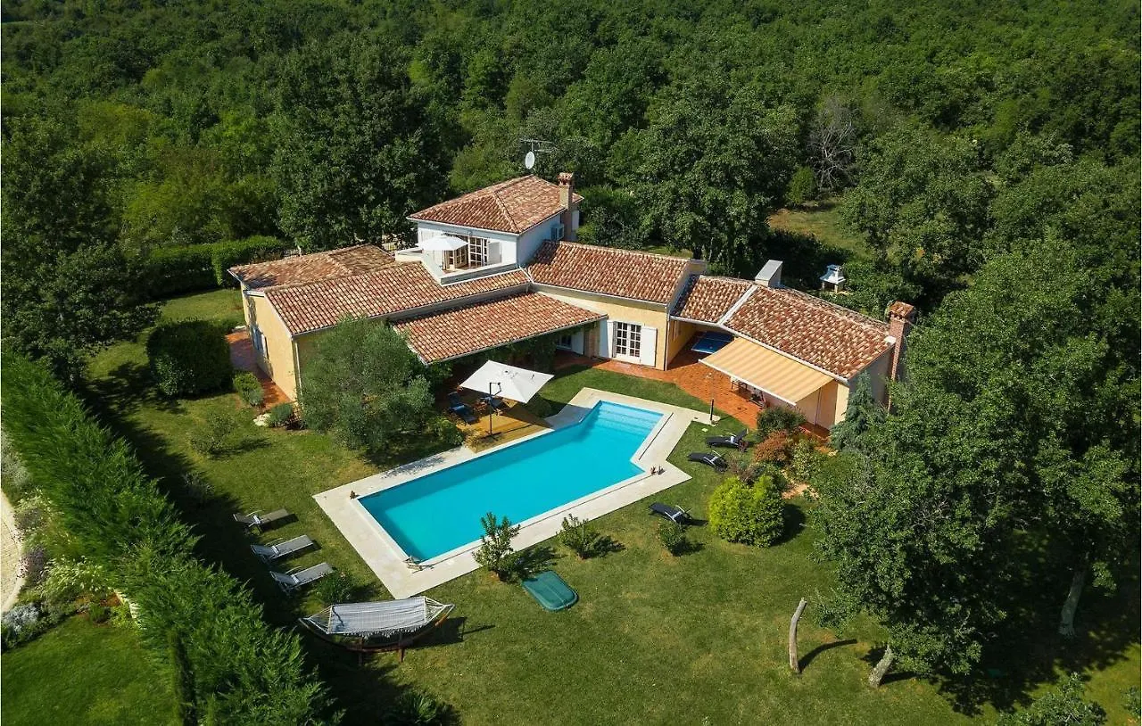 Villa Chantilly Porec 0*,
